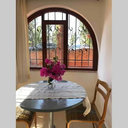 A Summer House Is Close To The Sea With A Garden Nyaraló *